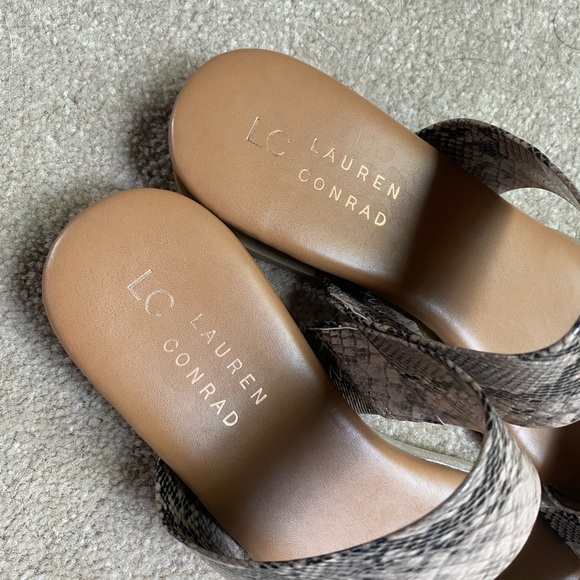 Lauren Conrad 🐍 Faux Snake Skin Sandal 🩷 - Picture 2 of 4